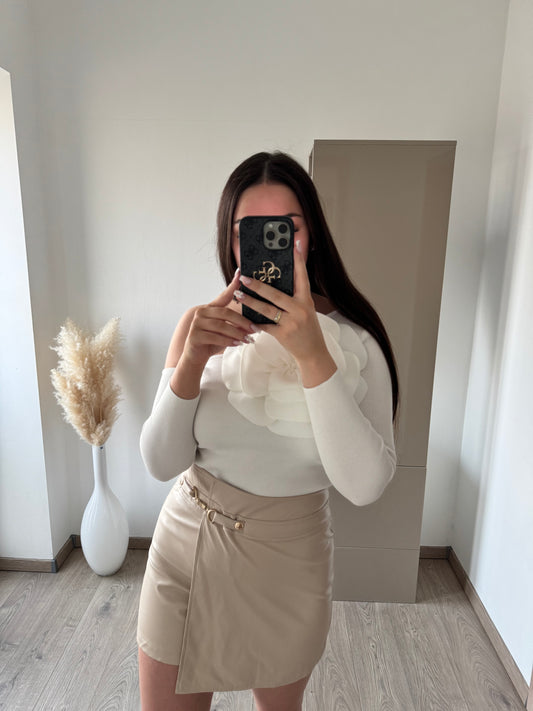 BEIGE PANTSKIRT WITH GOLDEN DETAILS