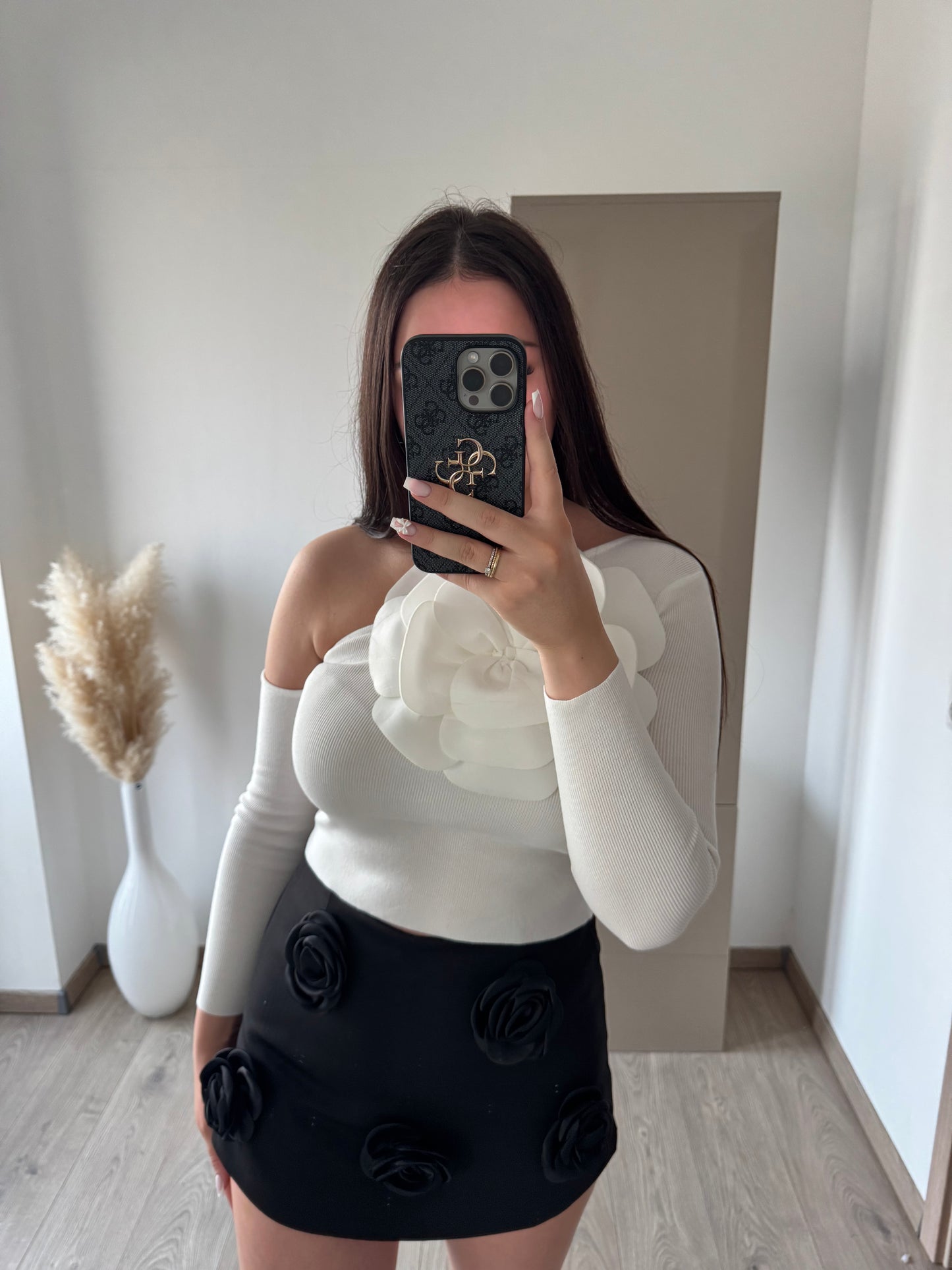 SKORT MIT 3D-BLUMEN