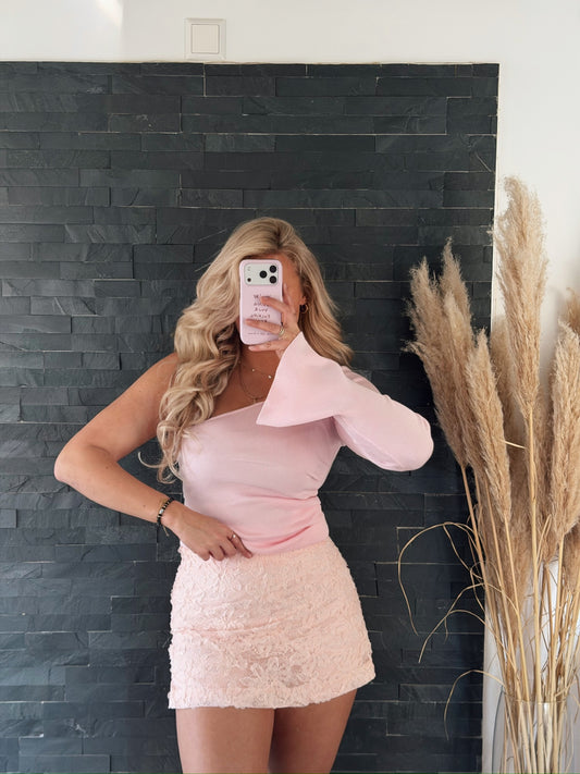 ONE-SHOULDER PULLOVER GOLD DETAIL ROSA