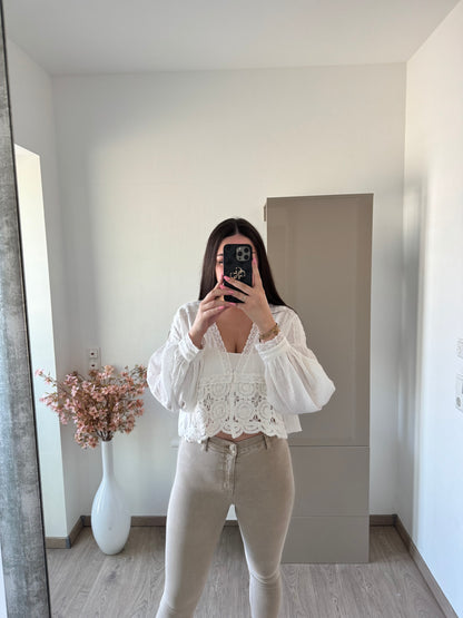 MUSSELIN BLUSE MIT SPITZE