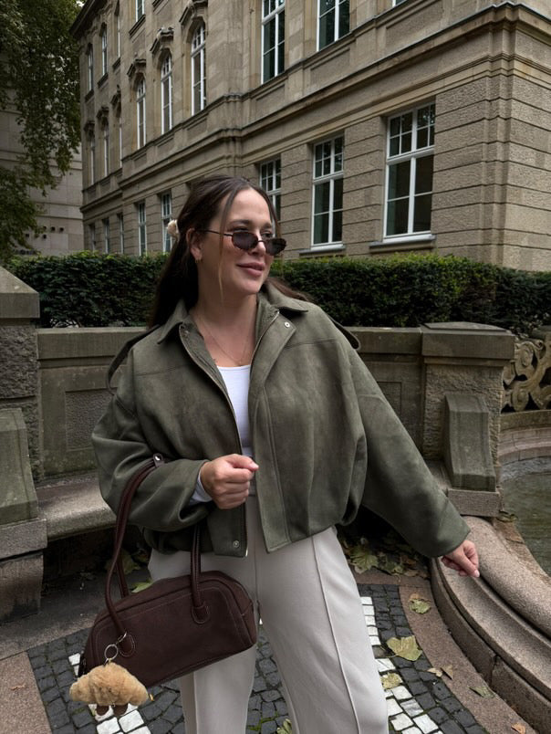 JACKE VIRAL