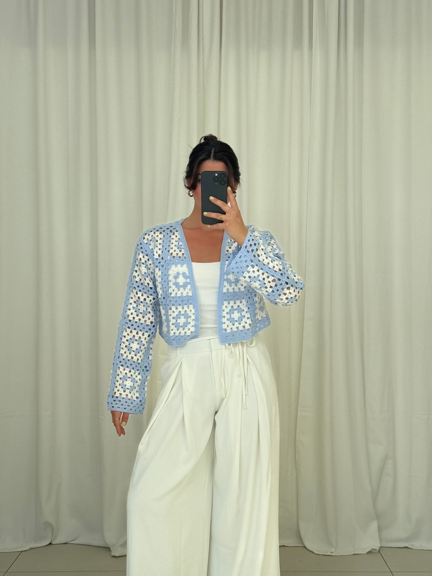 HÄKELJACKE BOHO PATCH BLAU