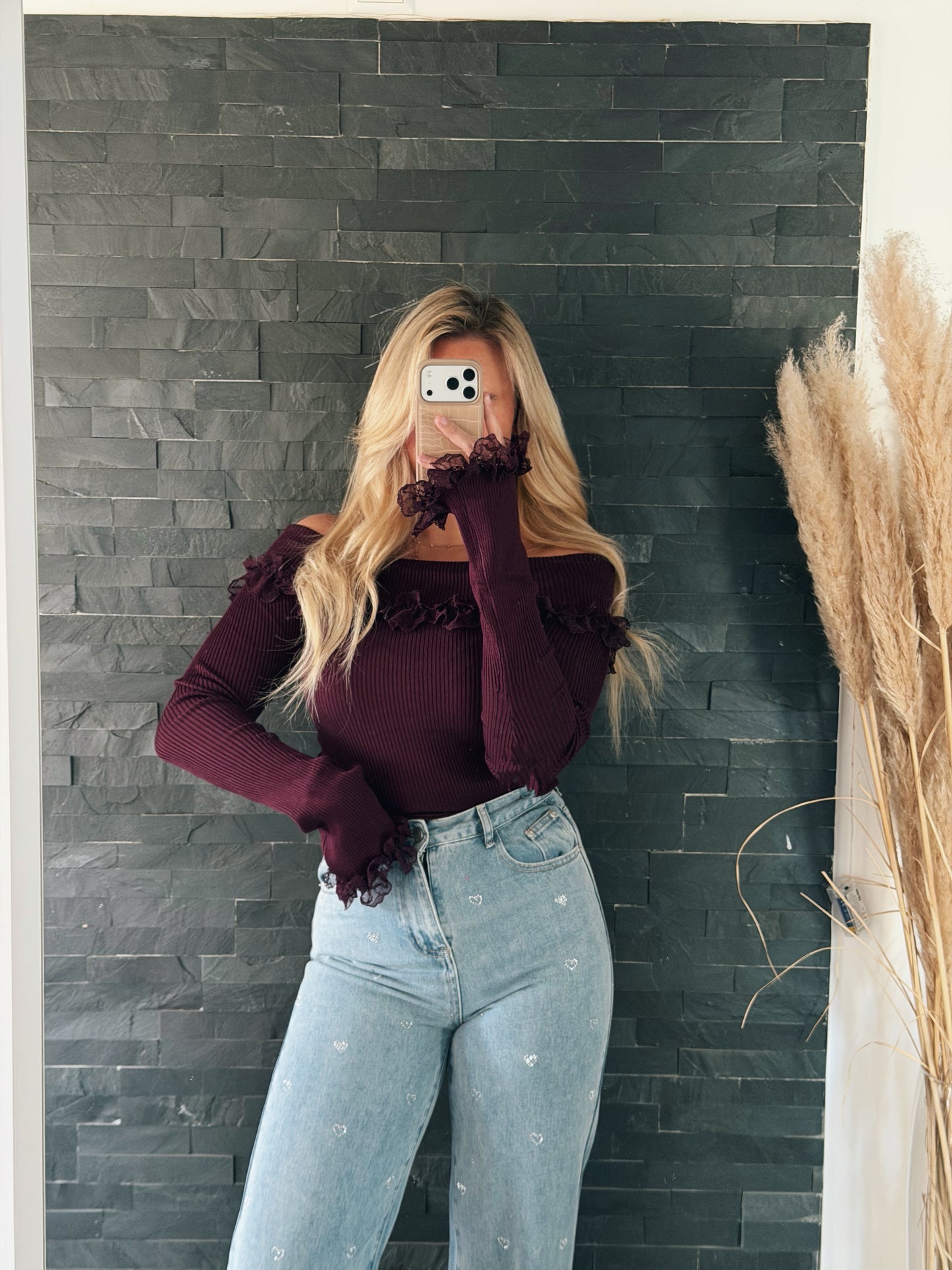 STRICKPULLOVER LACE LOVE OFFSHOULDER - BORDEAUX