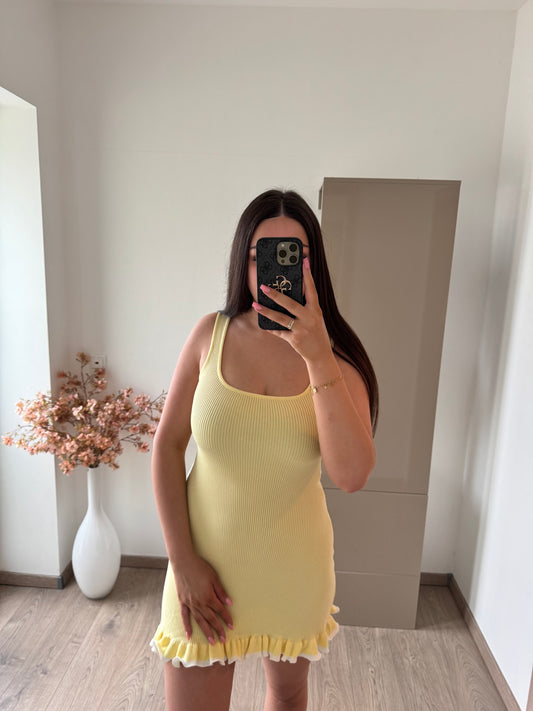 KLEID MIT RÜSCHEN/VOLANT GELB