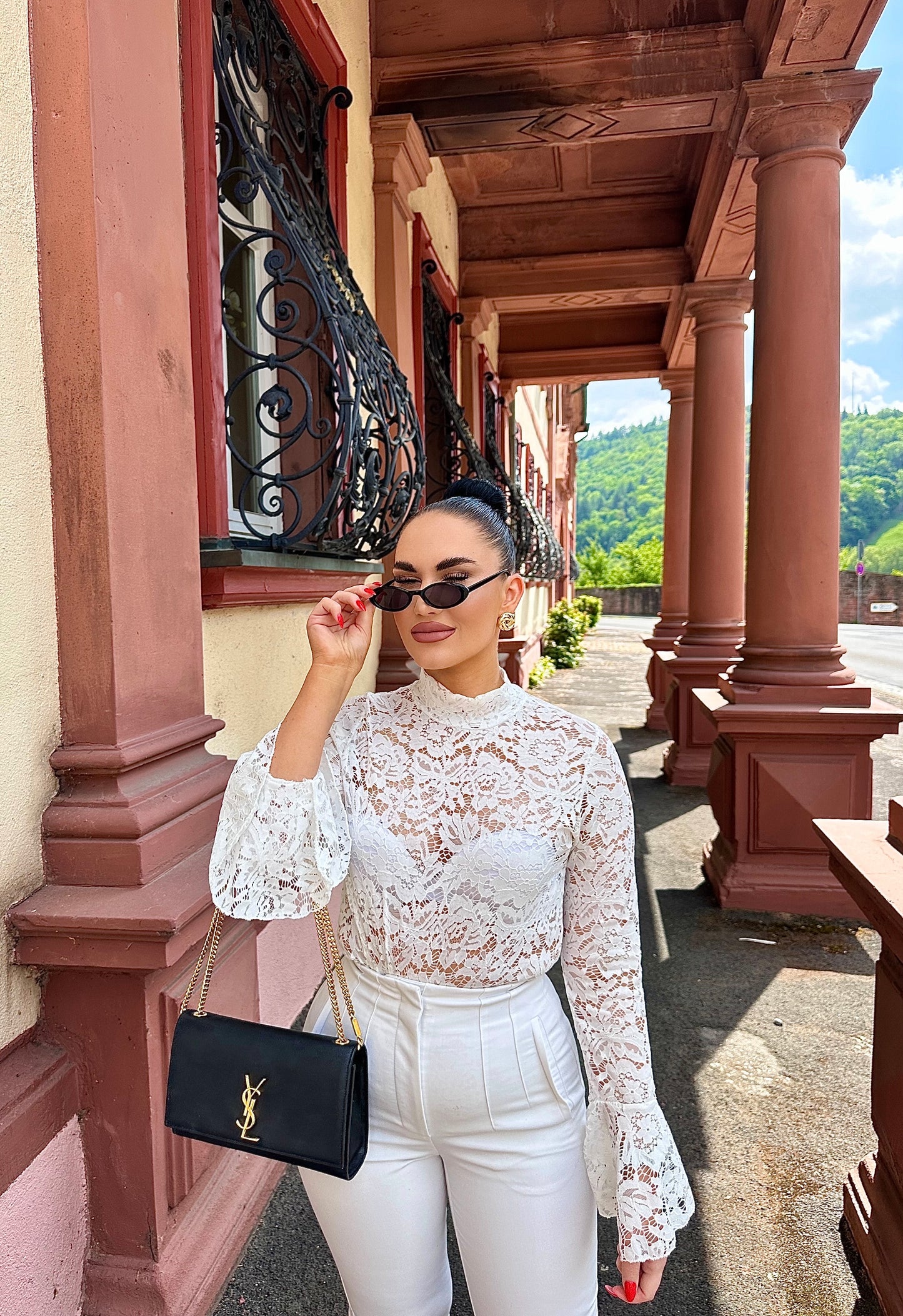 TOP WITH LACE